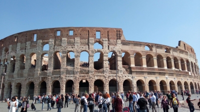 Colosseum1 400x320 ไม้เท้าเดินทาง รถเข็นเดินทาง เที่ยวอิตาลี่
